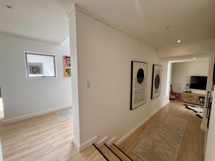 5 Bedroom Property for Sale in Oubaai Western Cape